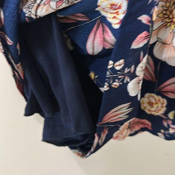 NWT Bloomingdale’s Exclusive AQUA Tie-Front Floral Romper - Picture 6 of 7